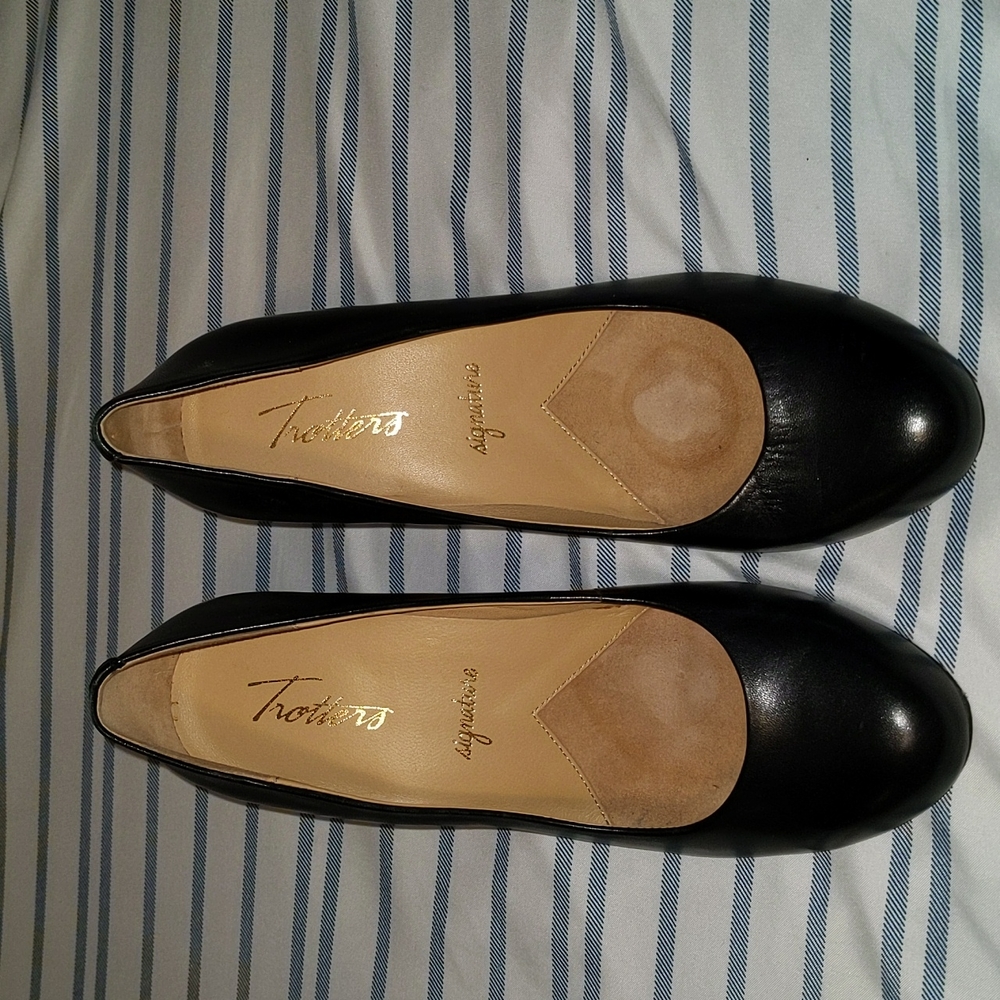 Black Leather Pumps